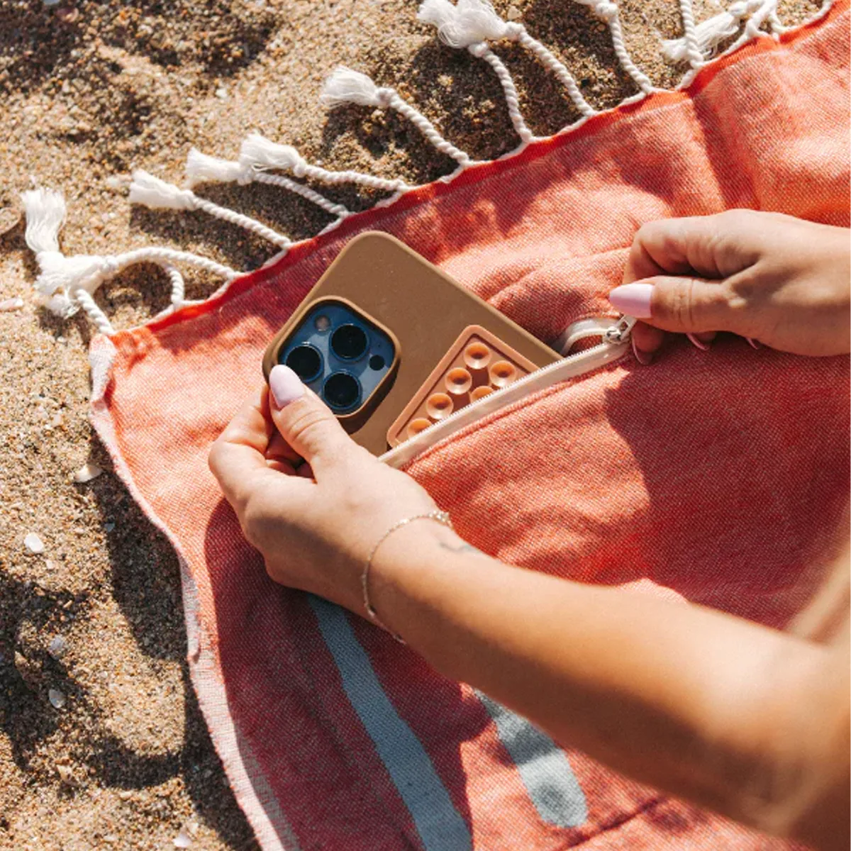 Beach Towel with Zipper Pocket