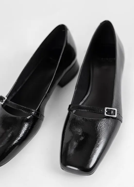 DEBBI Black Patent Leather Pumps