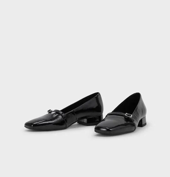 DEBBI Black Patent Leather Pumps