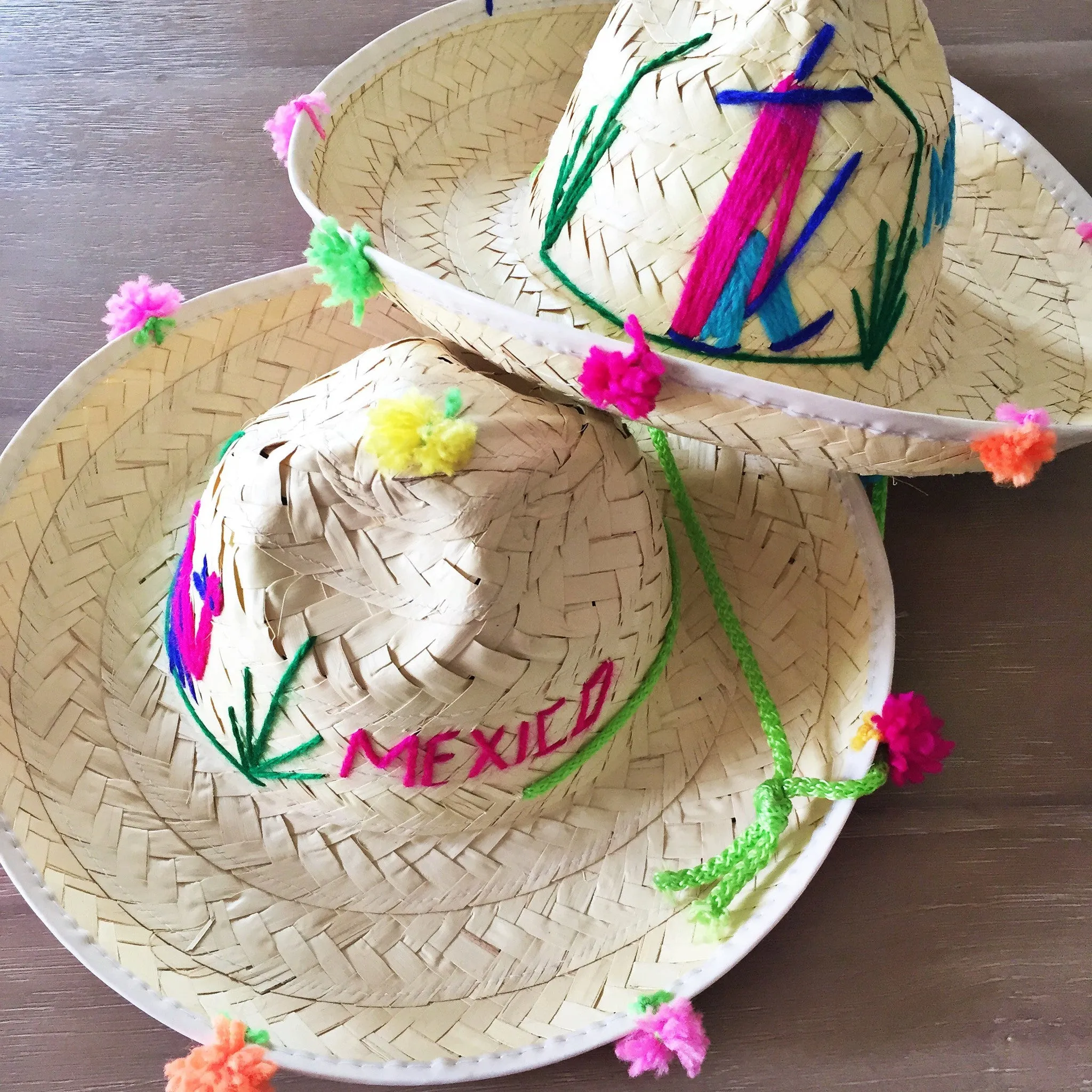 Mexican Straw Hat Pom Pom Sombrero